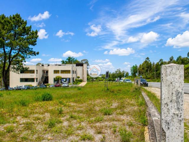 Terreno com cerca de 6.000 m² à face da EN222, em Olival – Vila Nova de Gaia
