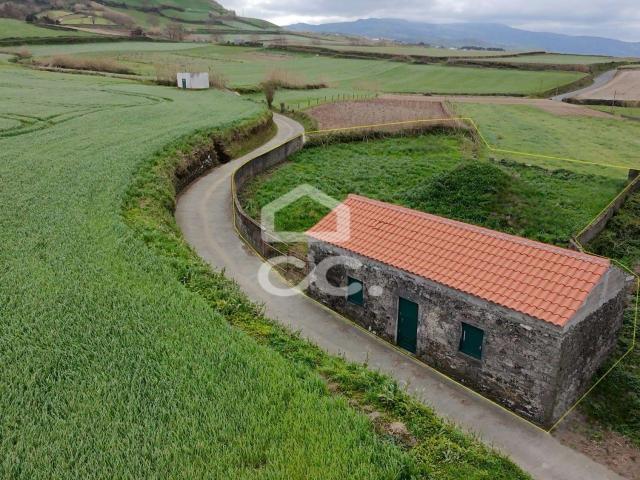 Terreno com Construção Fenais Ajuda Ribeira Grande