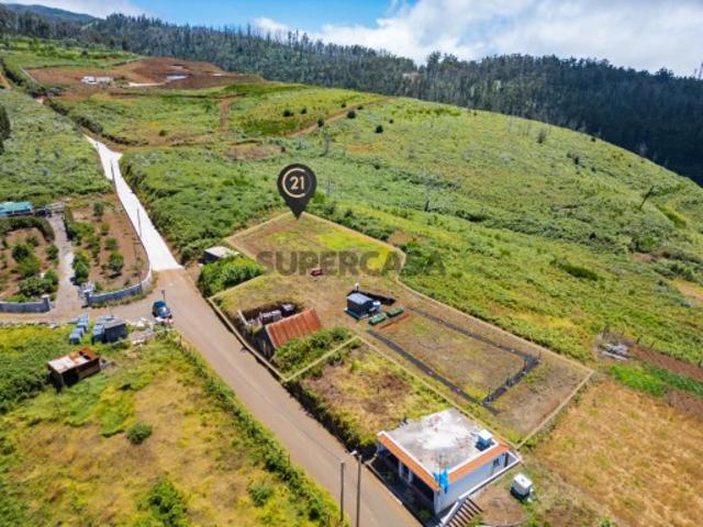Terreno com Dois Palheiros à Venda Fajã da Ovelha, Calheta