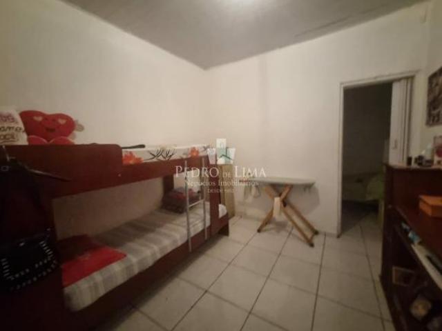 Terreno com duas casas no quintal Vila granada uma quadra do Metrô Guilhermina Esperança Penha
