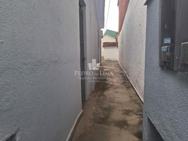 Terreno com duas casas antigas, ideal para construtores com 256 m² na Vila Guilhermina