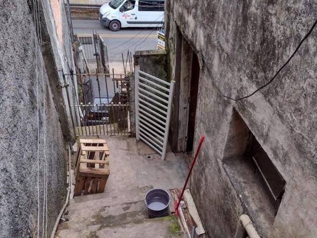 TERRENO COM DUAS CASAS PARA VENDA NO JARDIM MIRNA!