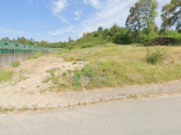 Terreno com elevado potencial construtivo em Paredes – 9.200 m²