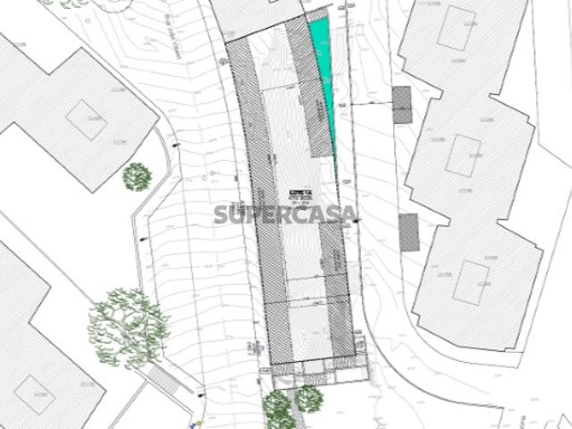 Terreno com elevado potencial de investimento no centro da freguesia da Ramada, concelho de Odivelas!