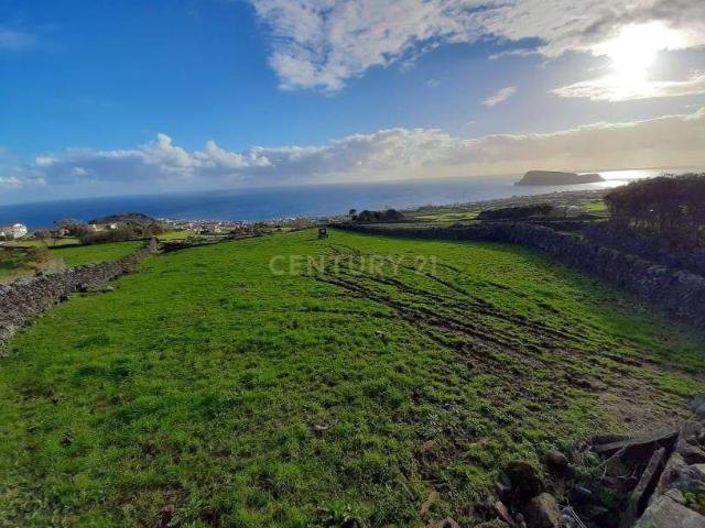 Terreno com excelente localização e com viabilidade para construção