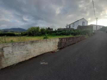 Terreno com excelente Localização na Lomba da Fazenda com 522m2