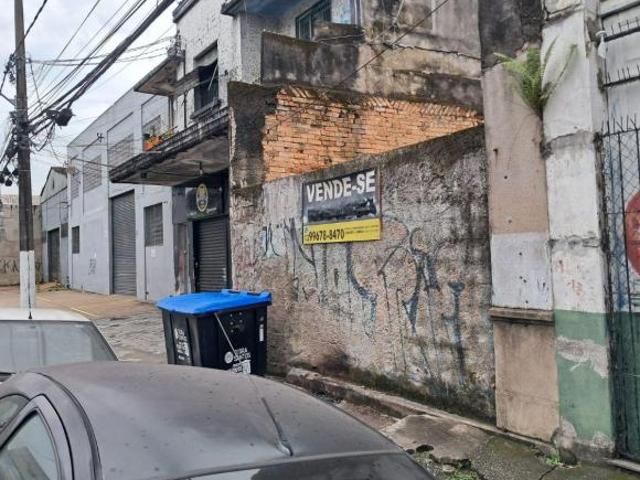 Terreno com frente 05 x 30 fundos na Av Conselheiro Nebias Santos SP