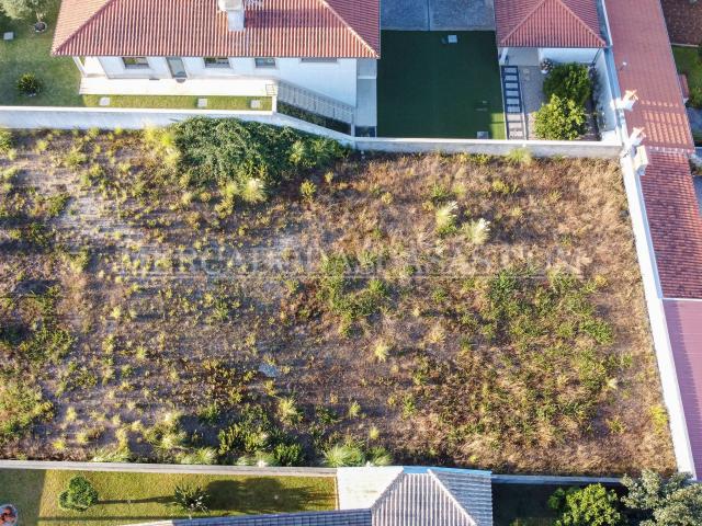 Terreno com licença construção, Santa Maria Feira