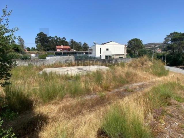 Terreno com Projeto Aprovado para Moradia Térrea