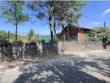 TERRENO COM MORADIA EM LAMELAS SANTO TIRSO