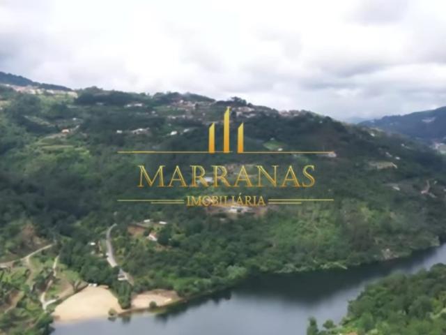 Terreno com Moradia p/ Restauro