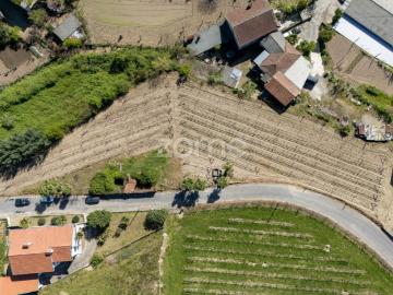 Terreno com moradia para reconstrução