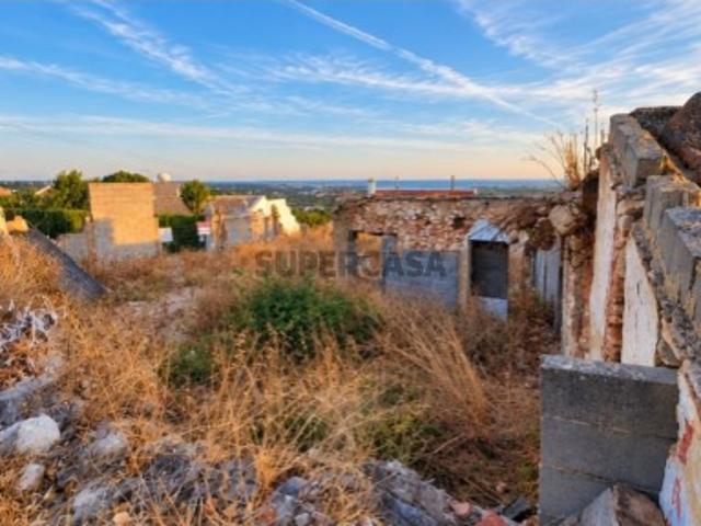 Terreno com Moradia para Reconstruir