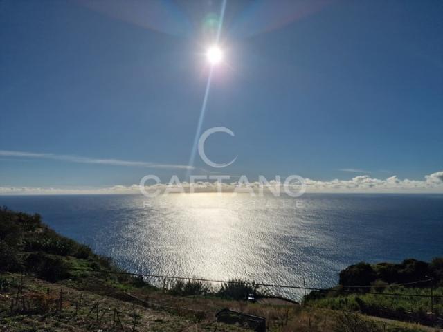 Moradia T3 com Terreno e Vista Deslumbrante Canhas, Ponta do Sol