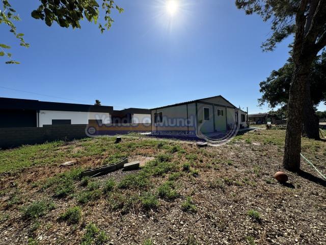 Terreno com moradia T3 pré fabricada no Porto Alto PALT333