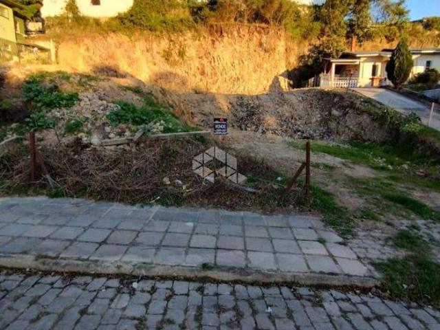 TERRENO COM ÓTIMA LOCALIZAÇÃO NO BAIRRO CIDADE NOVA EM CAXIAS DO SUL COM 375 m²