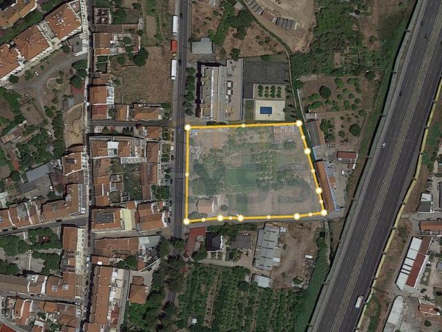Terreno com para construção de edifícios para 90 fogos apartamentos, Castanheira do Ribatejo