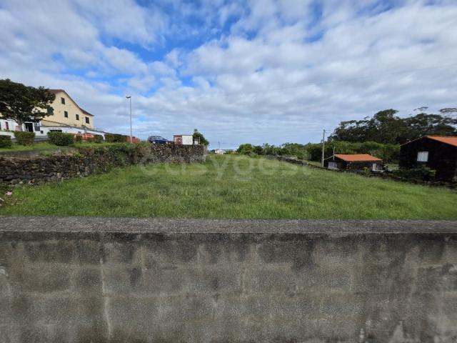 Terreno Urbano Junto à Igreja Histórica de Bandeiras