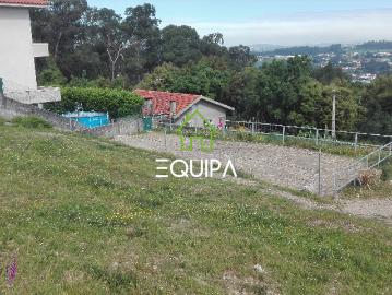 Terreno com potencial de construção em Santo Tirso