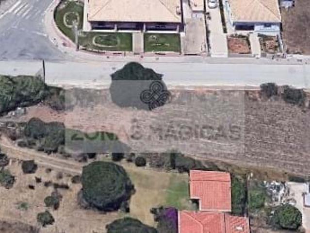 Terreno com potencial em Sagres
