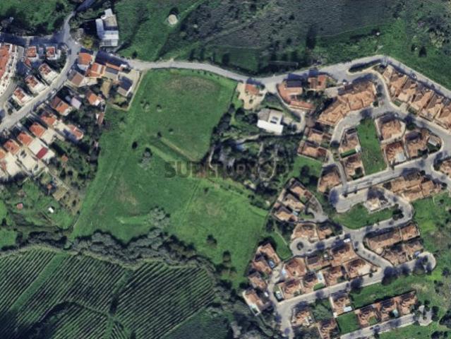 Terreno com potencial residencial e turístico