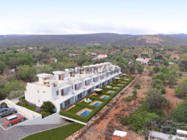 Terreno com projecto aprovado para 9 moradias