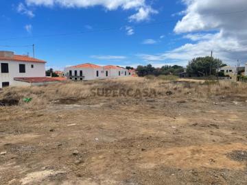 Terreno com projecto no Sítio do Campo de Baixo, Ilha do Porto Santo