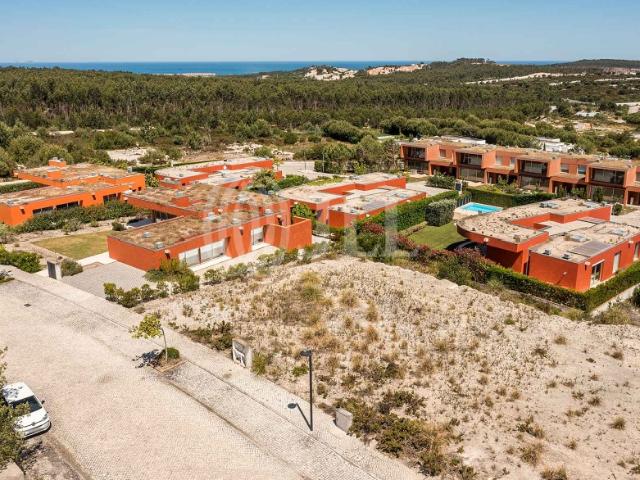 Terreno com projecto para moradia, em Óbidos