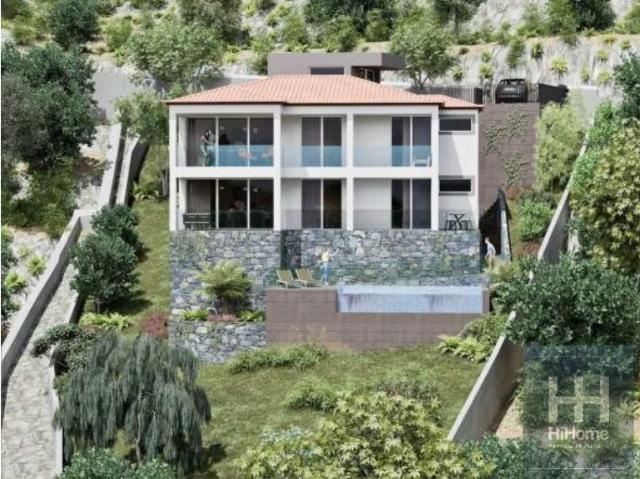 Terreno com projeto aprovado para moradia com dois apartamentos T2 | Machico, Porto da Cruz