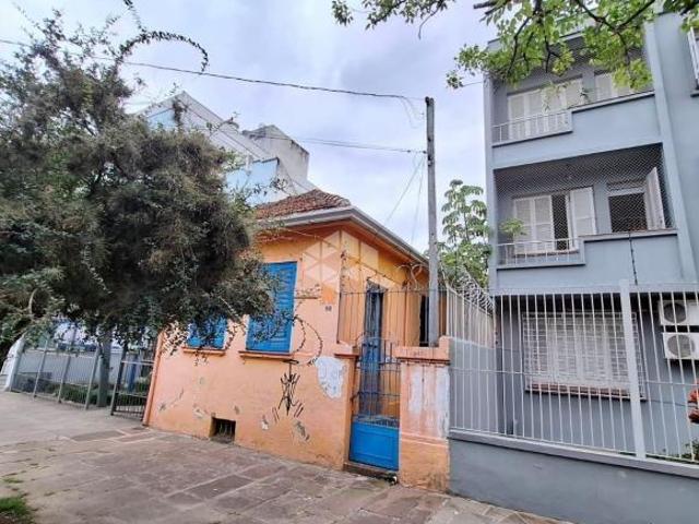 Terreno com projeto aprovado na Prefeitura, com casa de 1 dormitório no Rio Branco