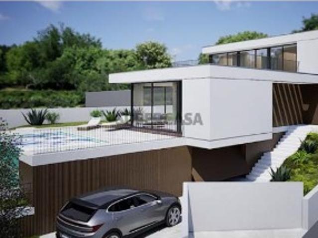 Terreno com projeto aprovado no centro de Sesimbra