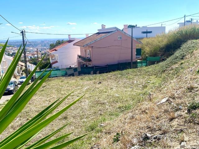 Terreno Bairro do girassol, Ramada, Odivelas Um espaço para dar vida ao seu projeto de sonho