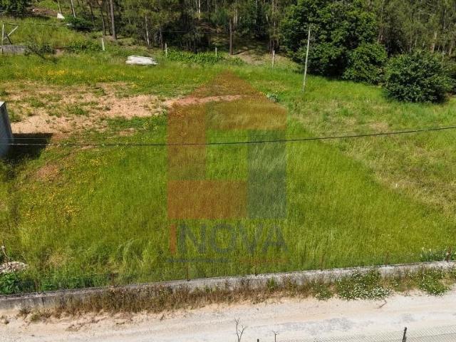 Terreno com Projeto Aprovado, Cervães