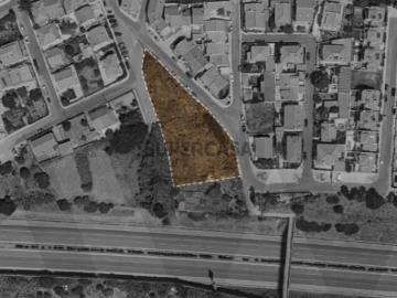 Terreno com Projeto Aprovado Condomínio de 8 Moradias no Arneiro, Cascais