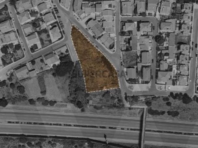 Terreno com Projeto Aprovado Condomínio de 8 Moradias no Arneiro, Cascais