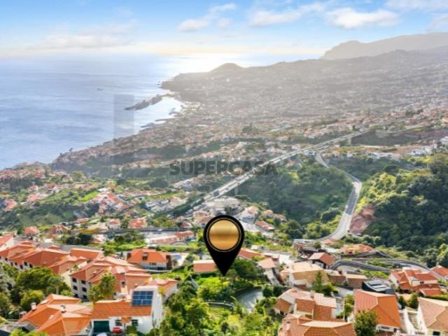 Terreno com Projeto Aprovado e Vista Oceano | São Gonçalo, Funchal