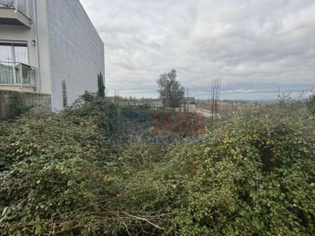 Terreno com projeto aprovado em Crespos Braga