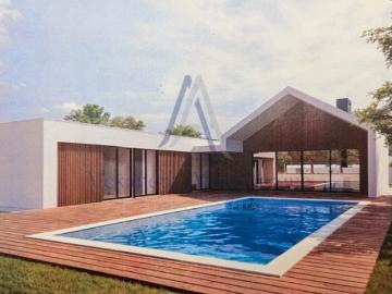 Terreno Urbano com 957,5m2, para construção de uma ou duas moradias isoladas, com arquitetura livre