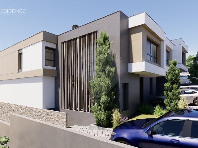 Terreno com Projeto Aprovado para 3 Moradias com Piscina – M. 569m² São Domingos De Rana