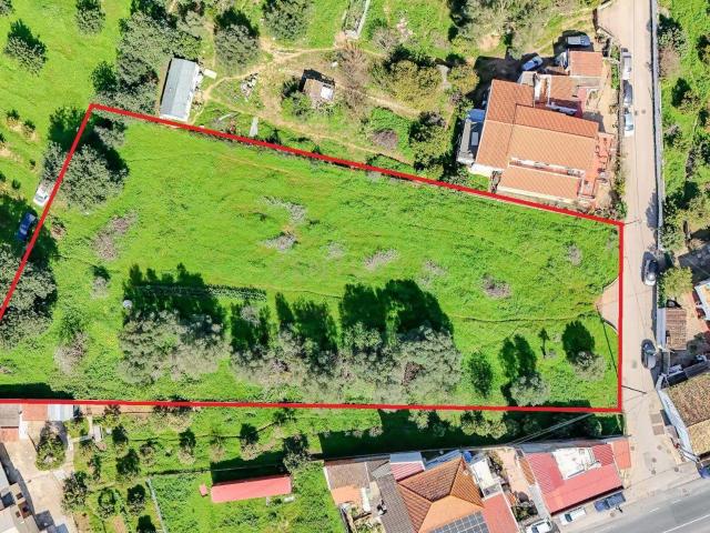 TERRENO COM PROJETO APROVADO PARA 2 MORADIAS T3 BOLIQUEIME
