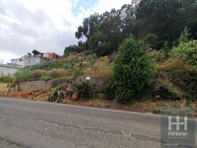 Terreno com projeto aprovado para 2 moradias na Cancela/Eiras
