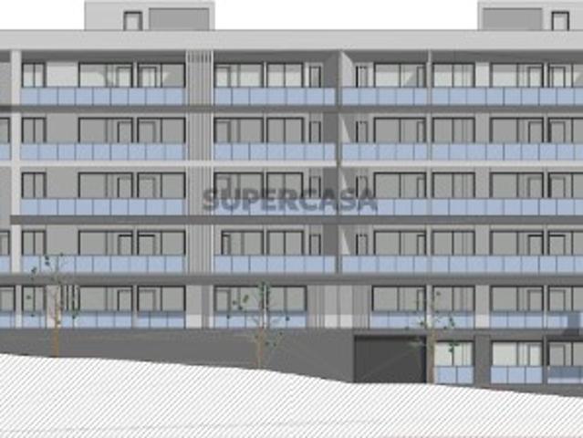 Terreno com Projeto Aprovado para Construção de 132 Fogos em Quarteira