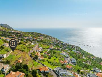 Terreno com Projeto Aprovado para 5 Moradias Vista Mar Definitiva Ribeira Brava