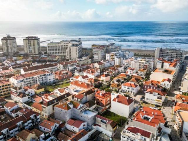 Terreno com Projeto Aprovado para 6 Apartamentos a 150m Da Praia Costa Da Caparica