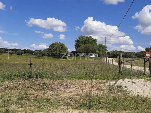 Terreno com Projeto Aprovado para Condomínio Residencial no Alentejo