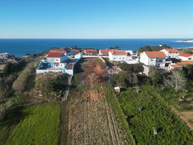 Terreno com projeto aprovado para construção de Moradia
