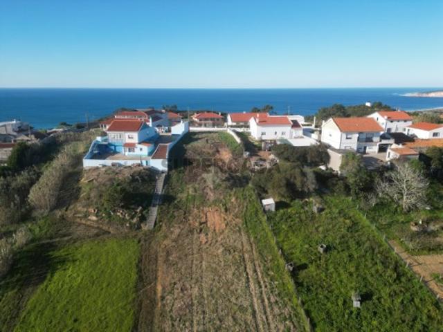 Terreno com projeto aprovado para construção de Moradia