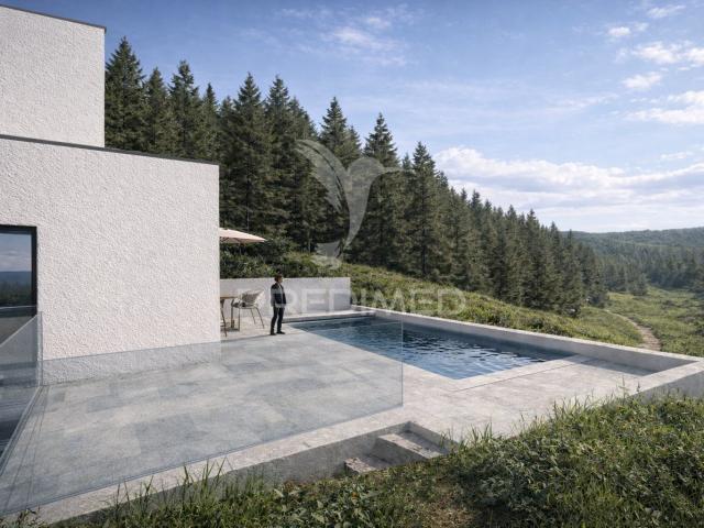 Terreno com Projeto Aprovado para Construção de Moradia Individual T4 com Piscina