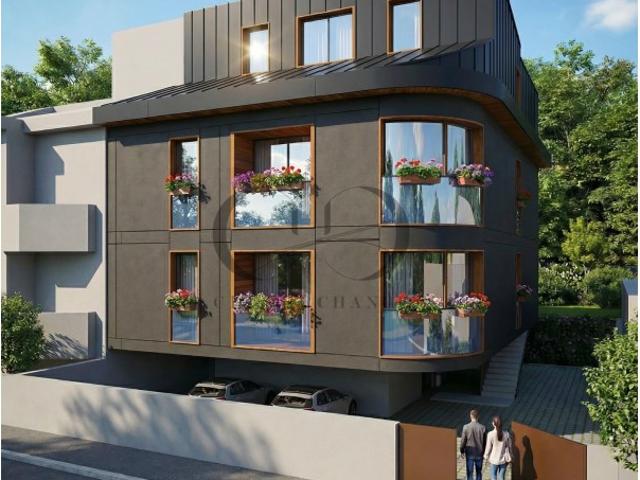 Terreno com Projeto Aprovado para Construção de Edifício Bifamiliar