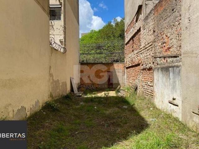 Terreno com projeto aprovado para construção de prédio no Centro Histórico
